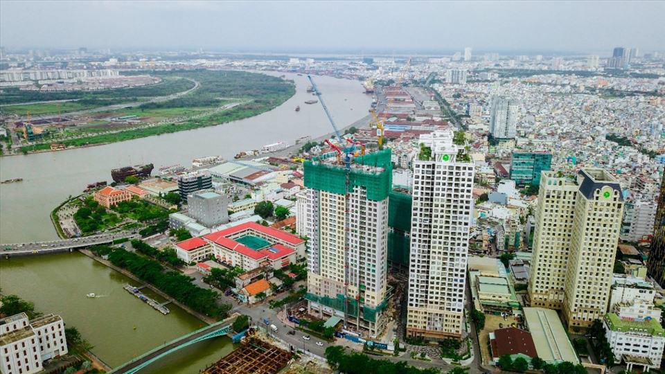 Bat Dong San - Nhà đầu tư bất động sản “tay to" xuống tiền bắt đáy