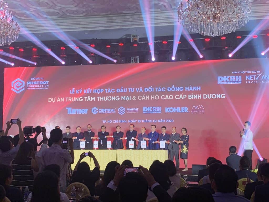 Dự án Astral City thêm sức bật bởi Chủ đầu tư Phát Đạt Lễ ký kết dự án Astral City Bình Dương 3 1024x768 1 - Dự án Astral City thêm sức bật bởi Chủ đầu tư Phát Đạt