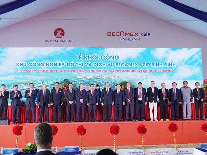 phothutuongtruonghoabinh3 ompn - Phó thủ tướng Trương Hòa Bình dự lễ khởi công khu công nghiệp Becamex Bình Định