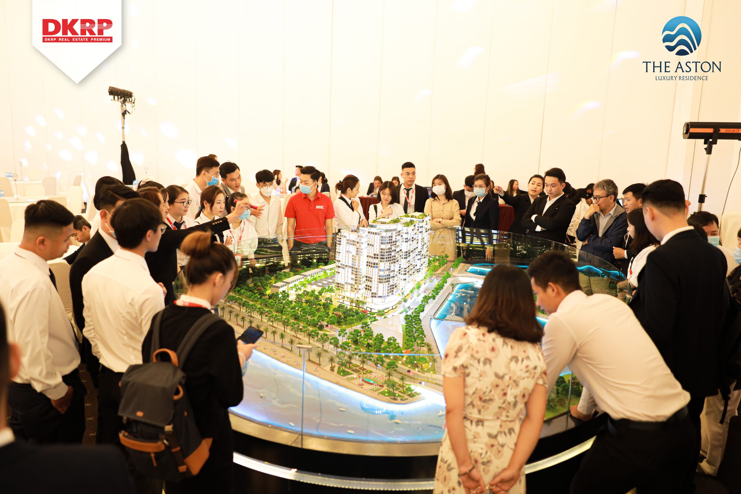 Sự kiện “Tầm nhìn vịnh biển – Chạm đỉnh đầu tư” 03 scaled - Sự kiện “Tầm nhìn vịnh biển – Chạm đỉnh đầu tư”